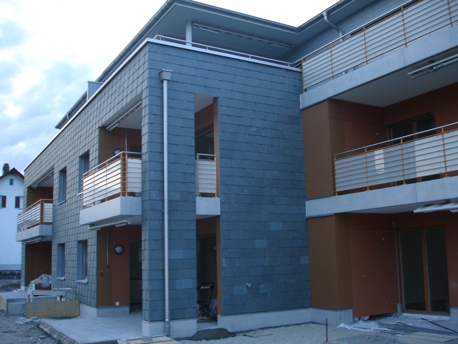 Natursteinschiefer-Fassade in Aadorf
